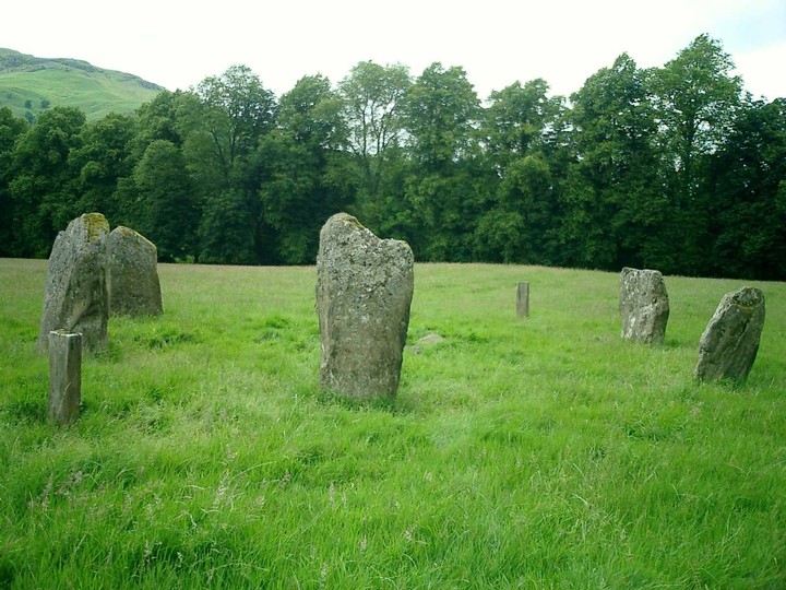 Kinnell of Killin (Stone Circle) by wee_malky