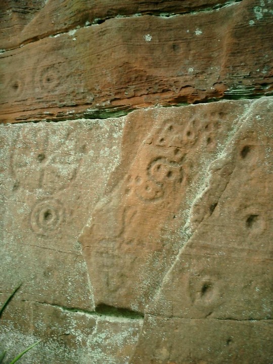 Ballochmyle Walls (Cup and Ring Marks / Rock Art) by wee_malky