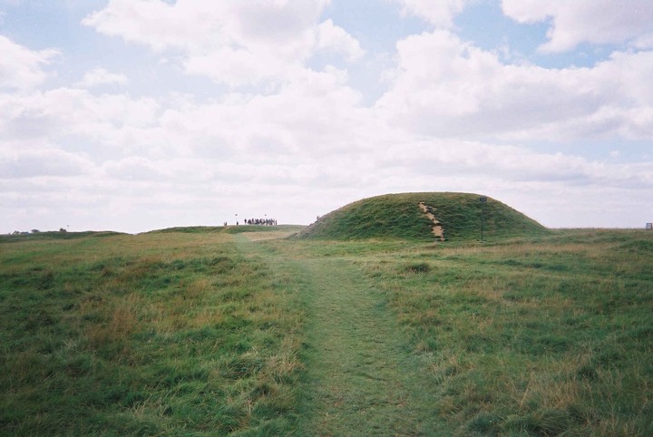 The Mound of Hostages (Passage Grave) by Cursuswalker
