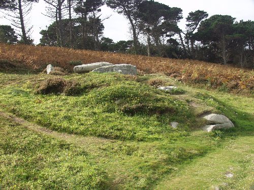 Innisidgen Lower (Chambered Cairn) by ocifant