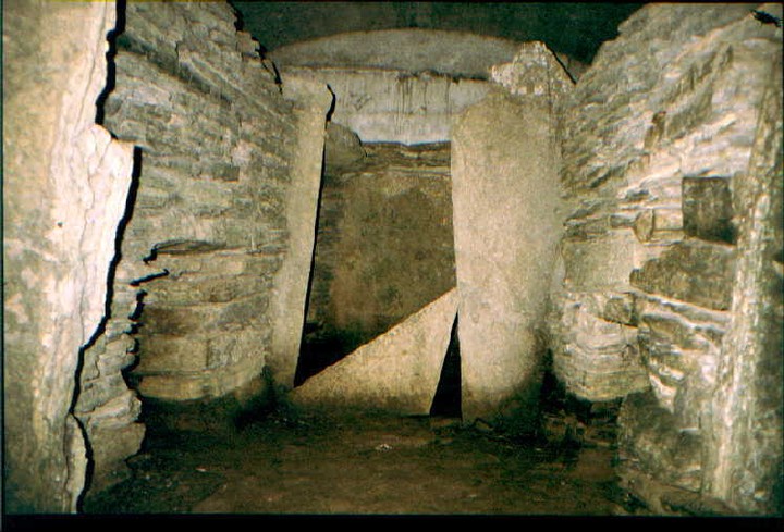 Tomb of the Eagles (Chambered Cairn) by greywether