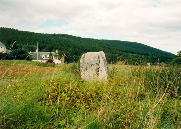 Clach Na h-Iobairt (Standing Stone / Menhir) by BigSweetie