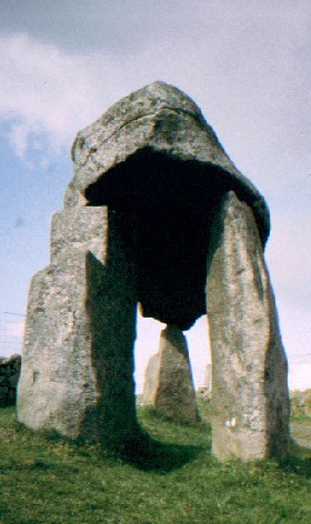 Legananny (Portal Tomb) by greywether