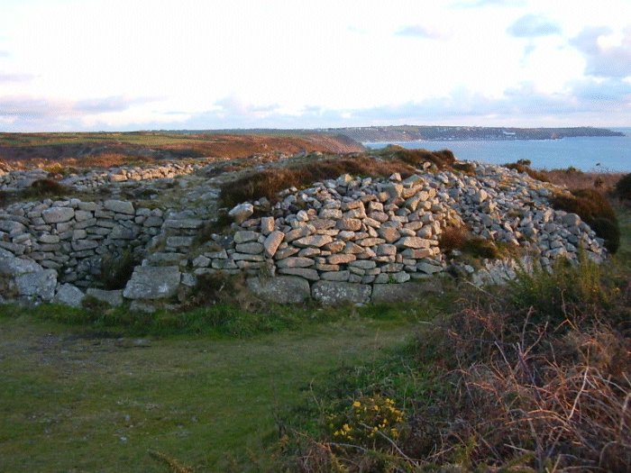 Carn Gluze (Chambered Cairn) by Jane