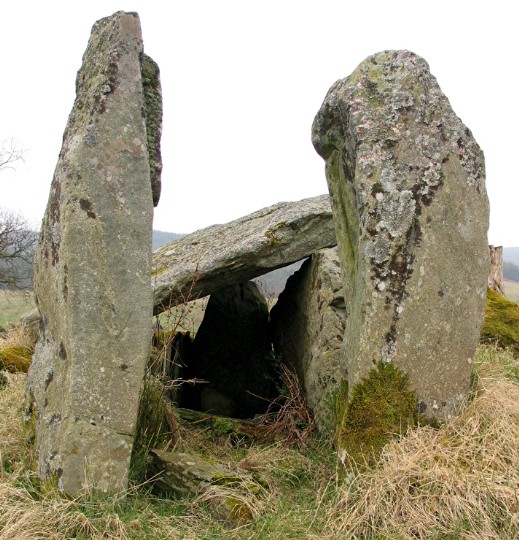 Ardnadam (Chambered Cairn) by greywether