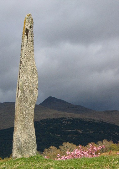 Nelson's Monument (Standing Stone / Menhir) by greywether
