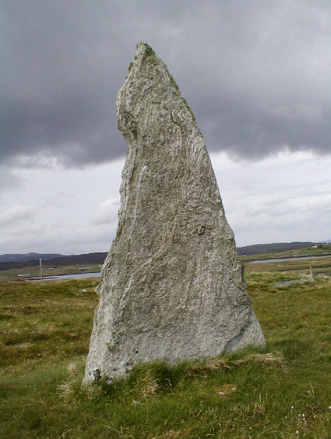 Cnoc Ceann a'Gharraidh (Stone Circle) by pebblesfromheaven
