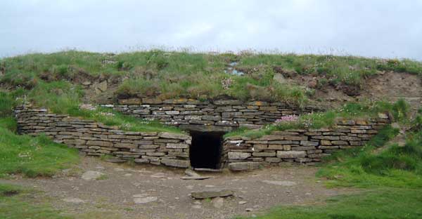 Tomb of the Eagles (Chambered Cairn) by Hob