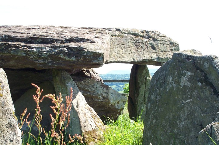 Arthur's Stone (Dolmen / Quoit / Cromlech) by juswin