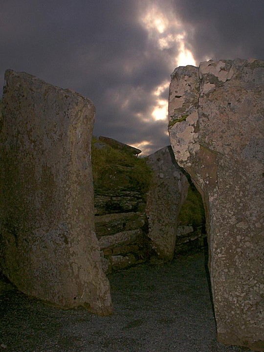 Garrywhin (Chambered Cairn) by tumulus