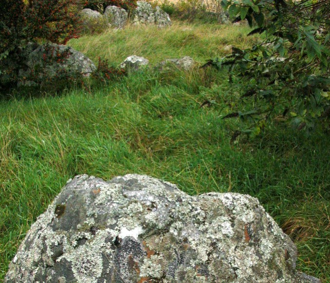 Cairn Irenan (Clava Cairn) by greywether