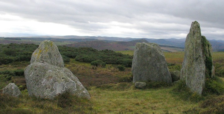 Heights of Brae (Chambered Cairn) by greywether