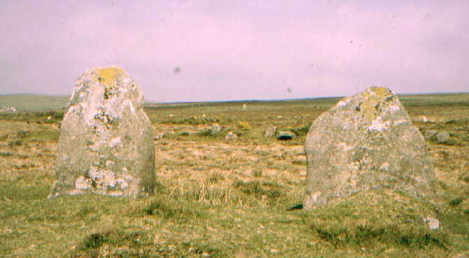Tafarn y Bwlch (Standing Stones) by greywether