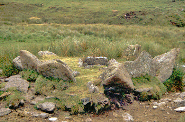 Grim's Grave (Ring Cairn) by Lubin