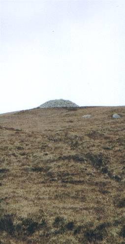 Barpa Langass (Chambered Cairn) by follow that cow