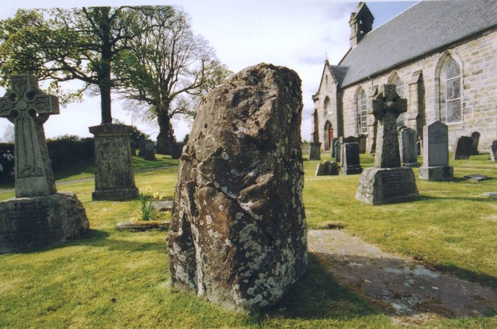 Strathblane (Standing Stone / Menhir) by follow that cow