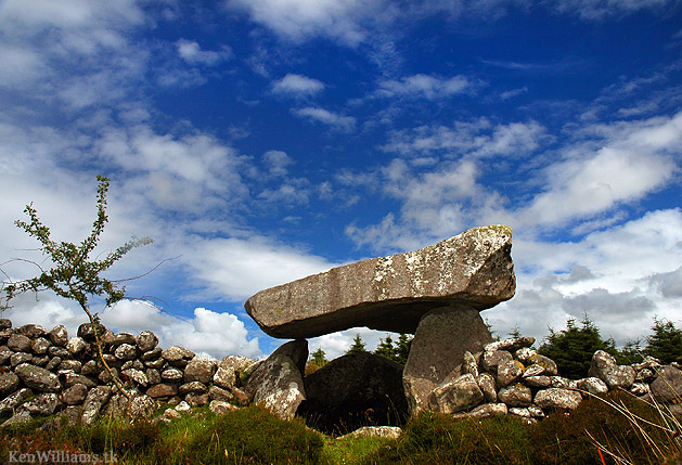 Tawnatruffaun (Portal Tomb) by CianMcLiam