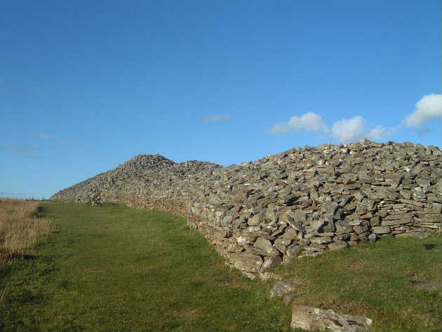 Grey Cairns of Camster (Cairn(s)) by moey