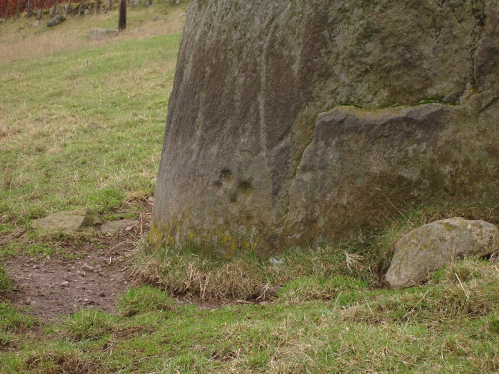 Glenballoch Standing Stone (Standing Stone / Menhir) by BigSweetie