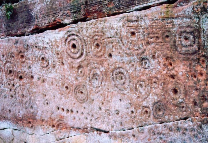 Ballochmyle Walls (Cup and Ring Marks / Rock Art) by follow that cow