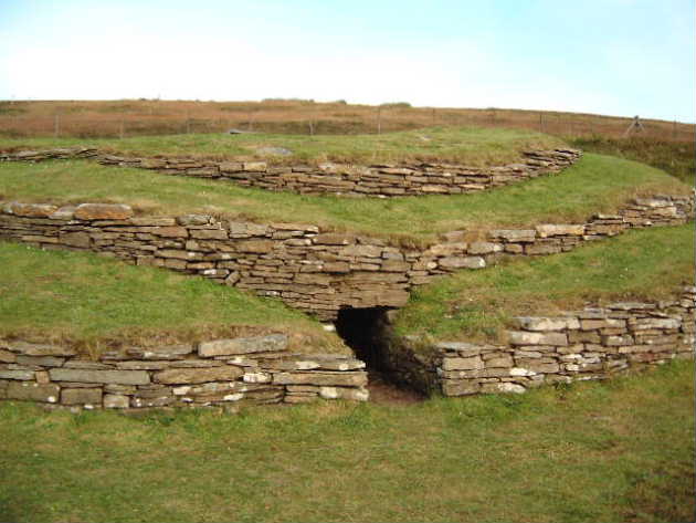 Wideford Hill (Chambered Cairn) by moey