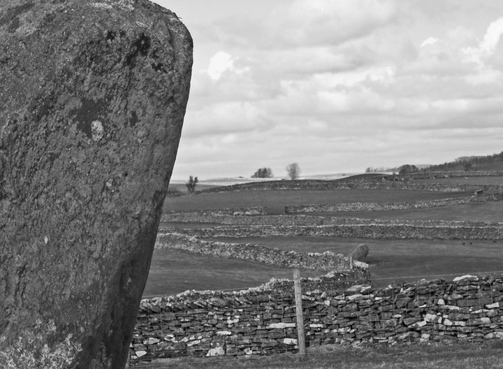 The Goggleby Stone (Standing Stone / Menhir) by rockartwolf