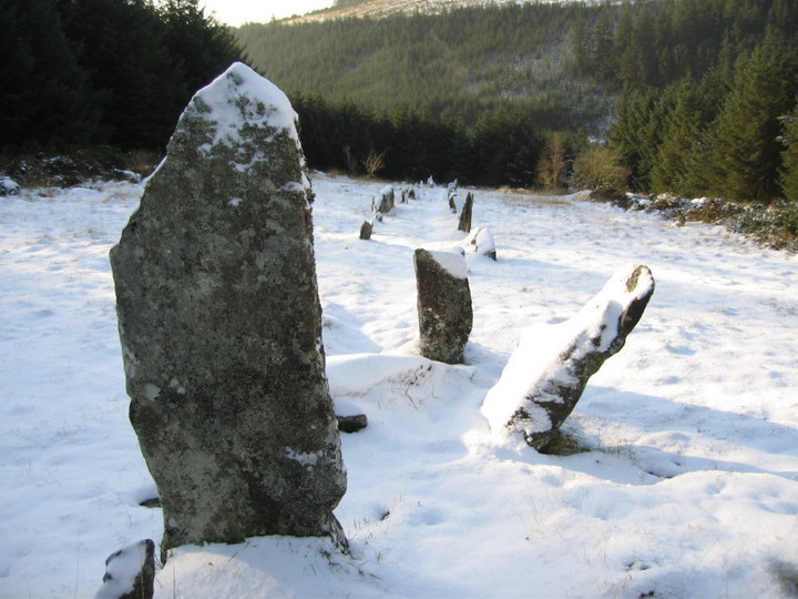 Assycombe Hill (Stone Row / Alignment) by Meic
