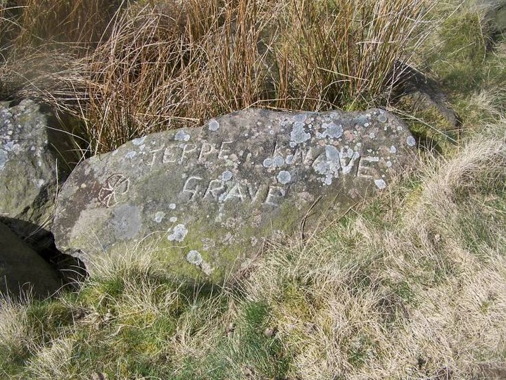 Jeppe Knave Grave (Cairn(s)) by treehugger-uk