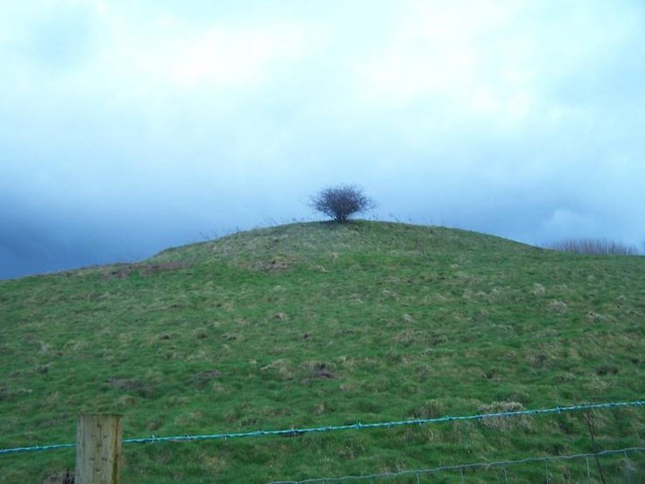Cross Gills Mound (Artificial Mound) by treehugger-uk