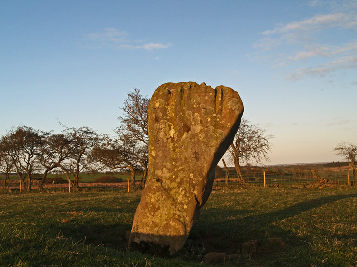 The Warrior Stone (Standing Stone / Menhir) by rockartwolf