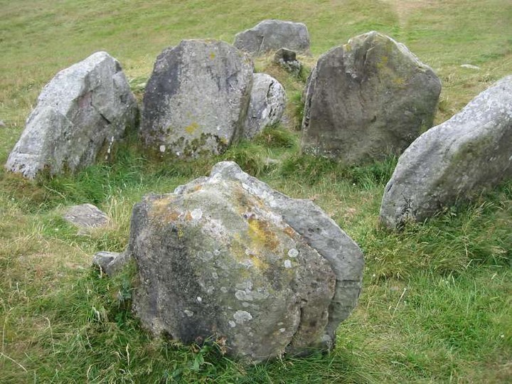 Cairn V (Passage Grave) by ryaner