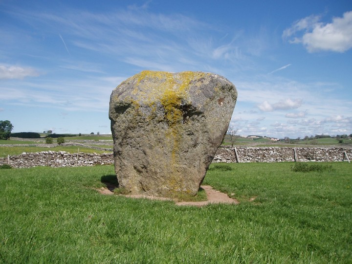 The Goggleby Stone (Standing Stone / Menhir) by Vicster