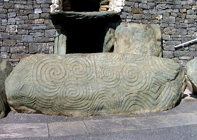 Newgrange (Passage Grave) by IronMan