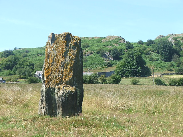 Coed-y-Bedo Standing Stone (Standing Stone / Menhir) by postman