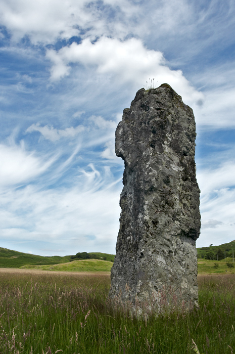 Clach na Carraig (Standing Stone / Menhir) by LivingRocks