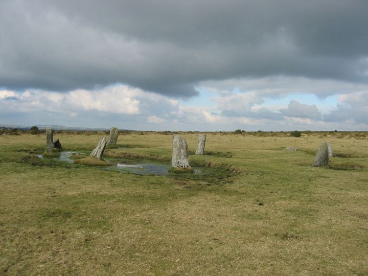 Nine Stones of Altarnun (Stone Circle) by Meic