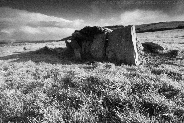 Bweeng (Wedge Tomb) by CianMcLiam