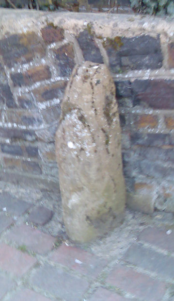 Standing Sarsen Stone at Eynsford (Standing Stone / Menhir) by slumpystones