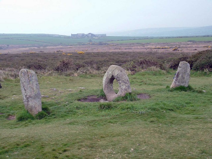Men-An-Tol (Holed Stone) by doug