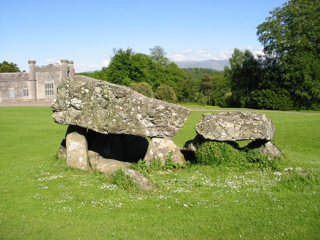 Plas Newydd Burial Chamber (Dolmen / Quoit / Cromlech) by stubob