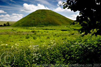 Silbury Hill (Artificial Mound) by CianMcLiam