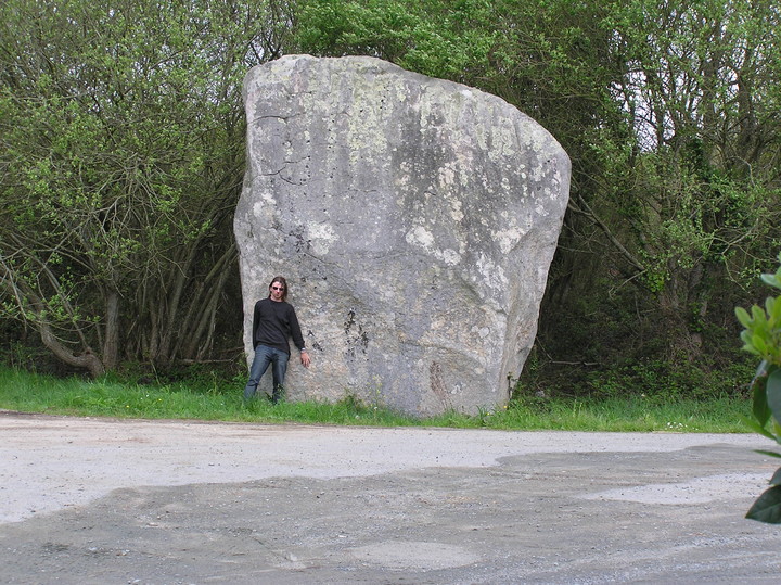 Le Guirec (Standing Stone / Menhir) by Spaceship mark