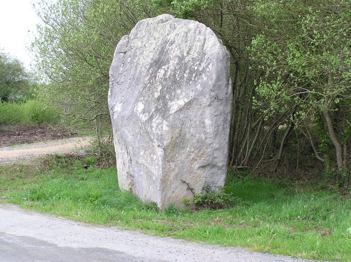 Le Guirec (Standing Stone / Menhir) by Spaceship mark
