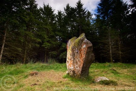 Knickeen (Standing Stone / Menhir) by CianMcLiam