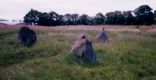Broomend of Crichie (Circle henge) by sals