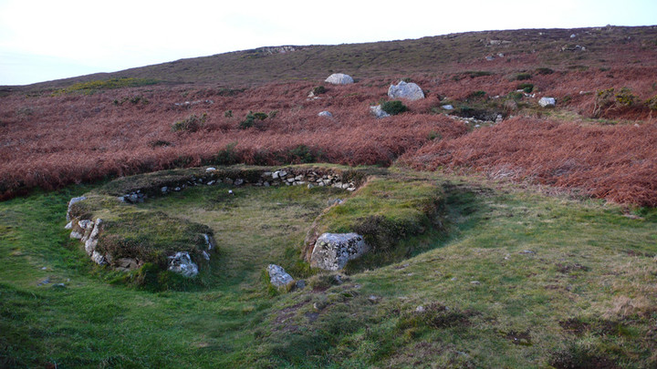 Holyhead Mountain Hut Group (Ancient Village / Settlement / Misc. Earthwork) by skins