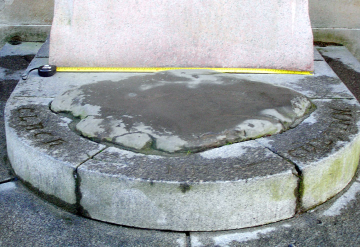 Clach-na-Cudainn (Rocking Stone) by wideford