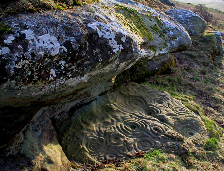 Kettley Crag (Cup and Ring Marks / Rock Art) by border-glider