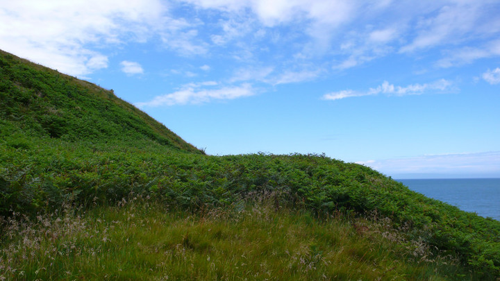 Dinas Dinlle (Cliff Fort) by skins