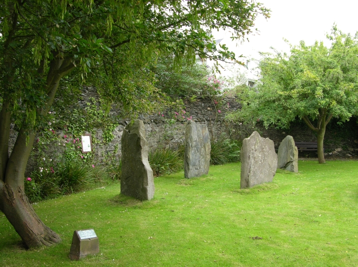 Ballaharra Stones (Burial Chamber) by Moz